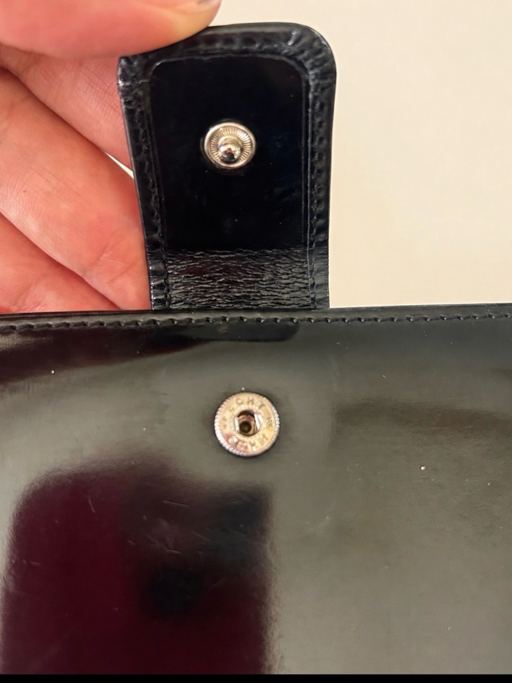 Gucci Turnlock Continental Patent Leather Wallet EUC - Picture 9 of 9